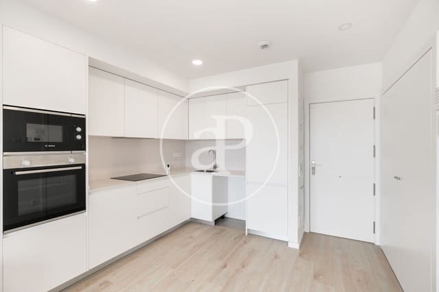 1 quarto Apartamento para arrendar em Badalona com piscina - 1 412 € (Ref: 9494609)