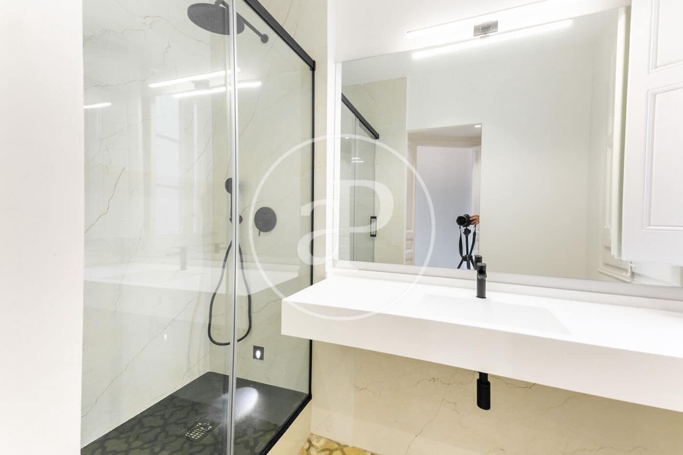 3 bedroom Apartment for rent in Barcelona city - € 2,950 (Ref: 9494610)