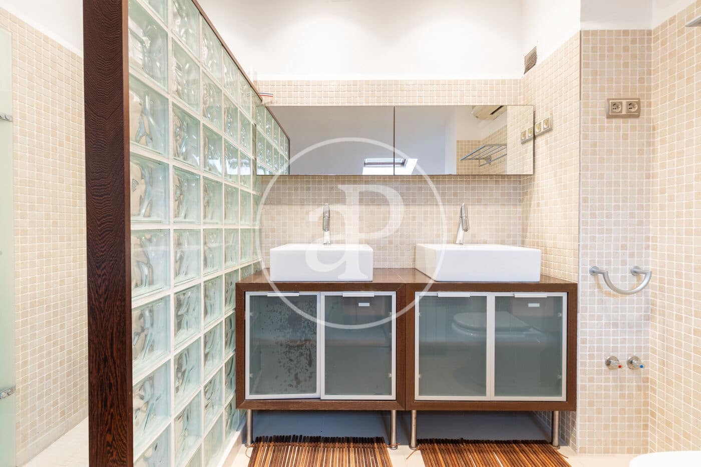 3 bedroom Apartment for rent in Sant Cugat del Valles with pool - € 1,800 (Ref: 9497170)