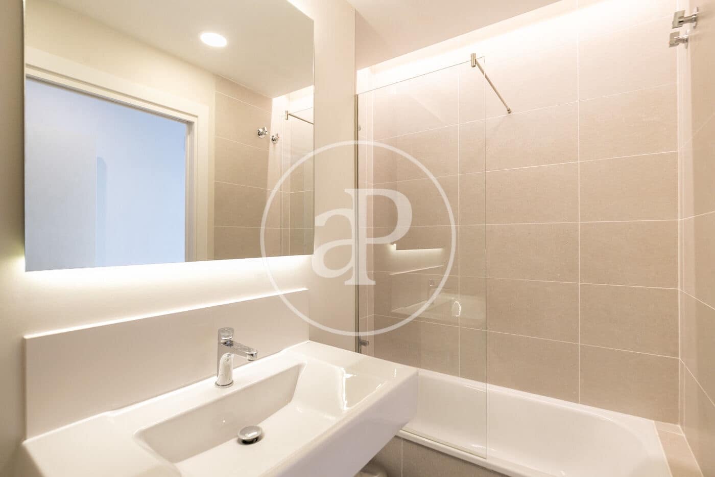 2 makuuhuone Huoneisto vuokrattavana paikassa Barcelona kaupunki mukana uima-altaan - 2 500 € (Ref: 9502344)