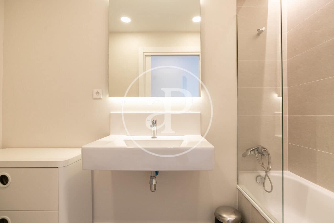 2 makuuhuone Huoneisto vuokrattavana paikassa Barcelona kaupunki mukana uima-altaan - 2 500 € (Ref: 9502344)