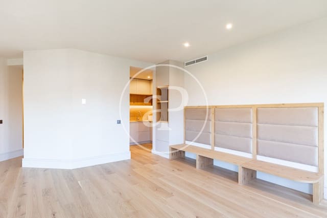 3 bedroom Apartment for sale in L'Antiga Esquerra de L'Eixample, Barcelona city - € 1,280,000 (Ref: 9502346)