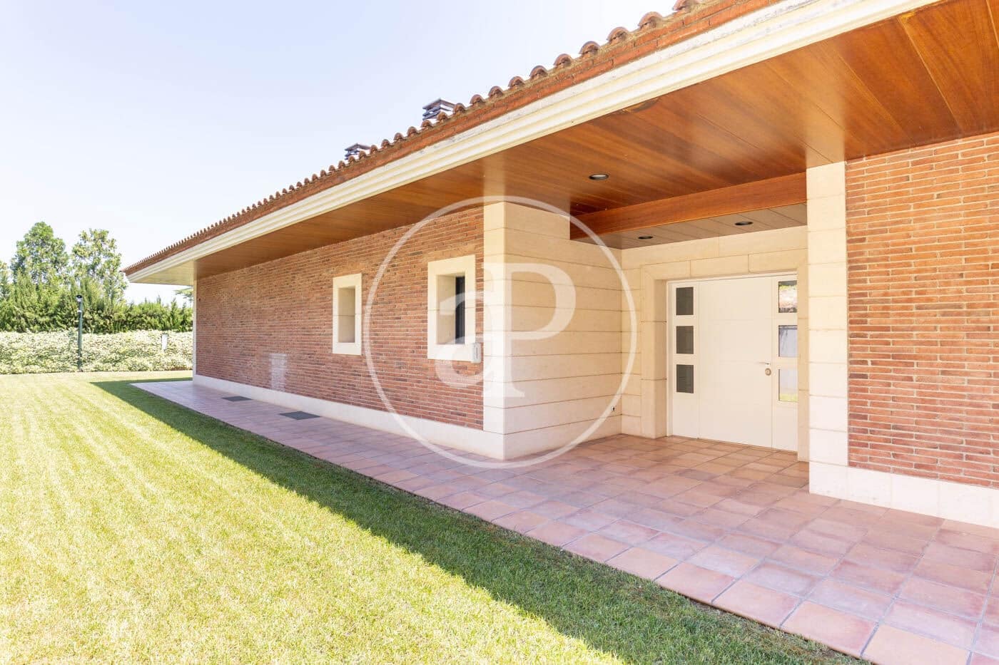 5 soveværelse Villa til leje i Cerdanyola del Valles med swimmingpool - € 9.350 (Ref: 9502347)