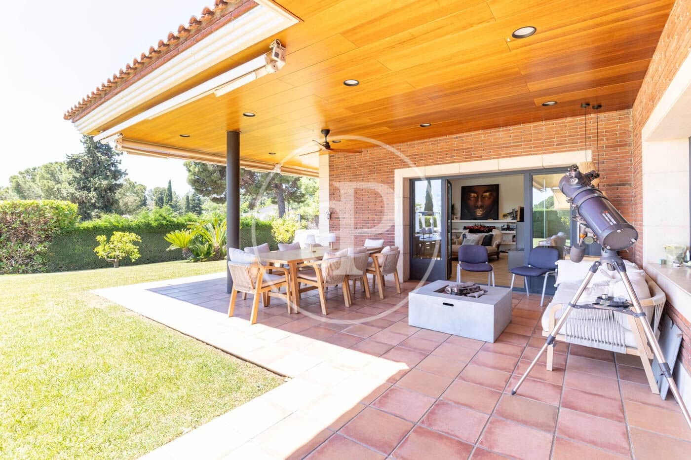 5 soveværelse Villa til leje i Cerdanyola del Valles med swimmingpool - € 9.350 (Ref: 9502347)