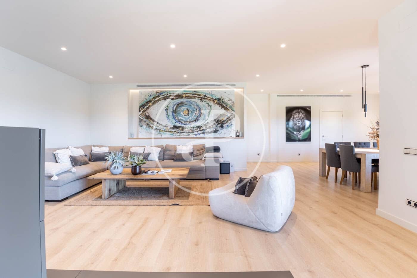 5 soveværelse Villa til leje i Cerdanyola del Valles med swimmingpool - € 9.350 (Ref: 9502347)