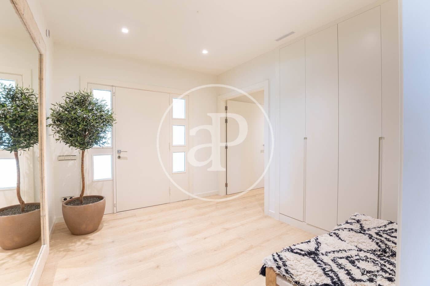 5 soveværelse Villa til leje i Cerdanyola del Valles med swimmingpool - € 9.350 (Ref: 9502347)