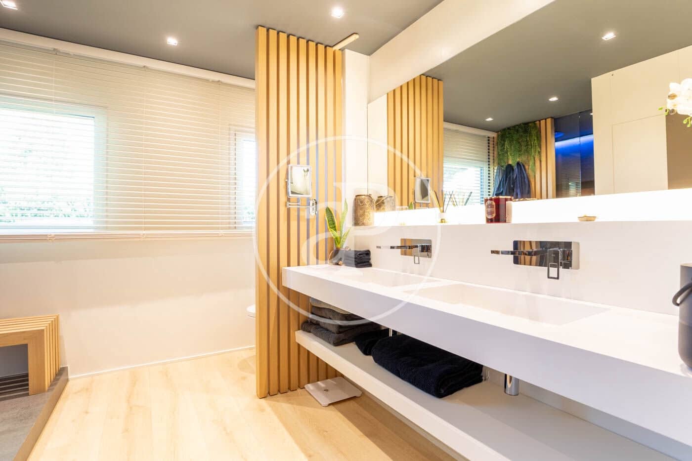 5 soveværelse Villa til leje i Cerdanyola del Valles med swimmingpool - € 9.350 (Ref: 9502347)