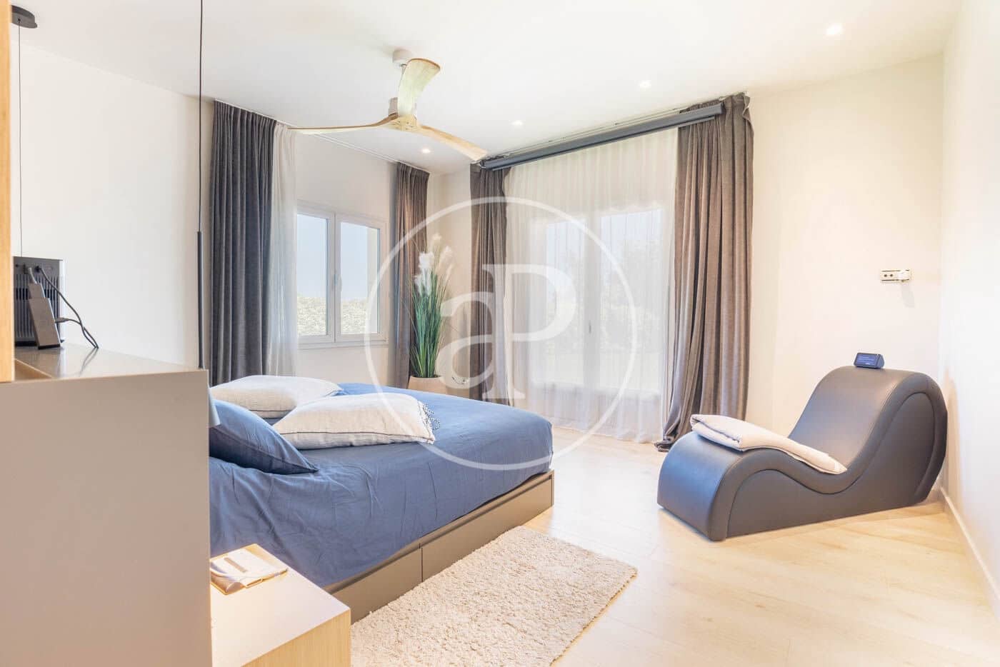 5 soveværelse Villa til leje i Cerdanyola del Valles med swimmingpool - € 9.350 (Ref: 9502347)