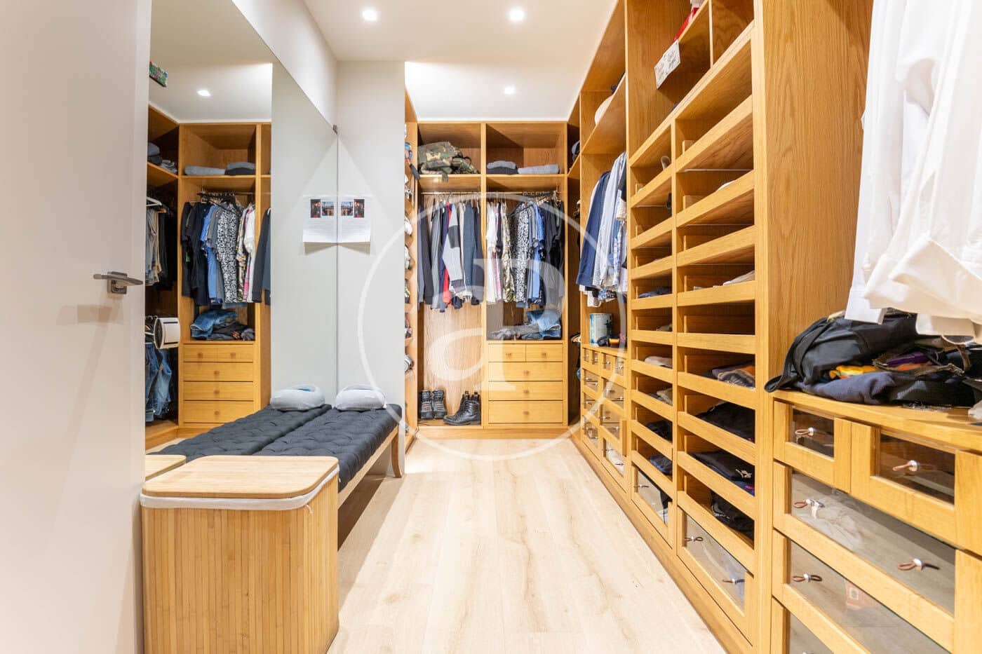 5 soveværelse Villa til leje i Cerdanyola del Valles med swimmingpool - € 9.350 (Ref: 9502347)