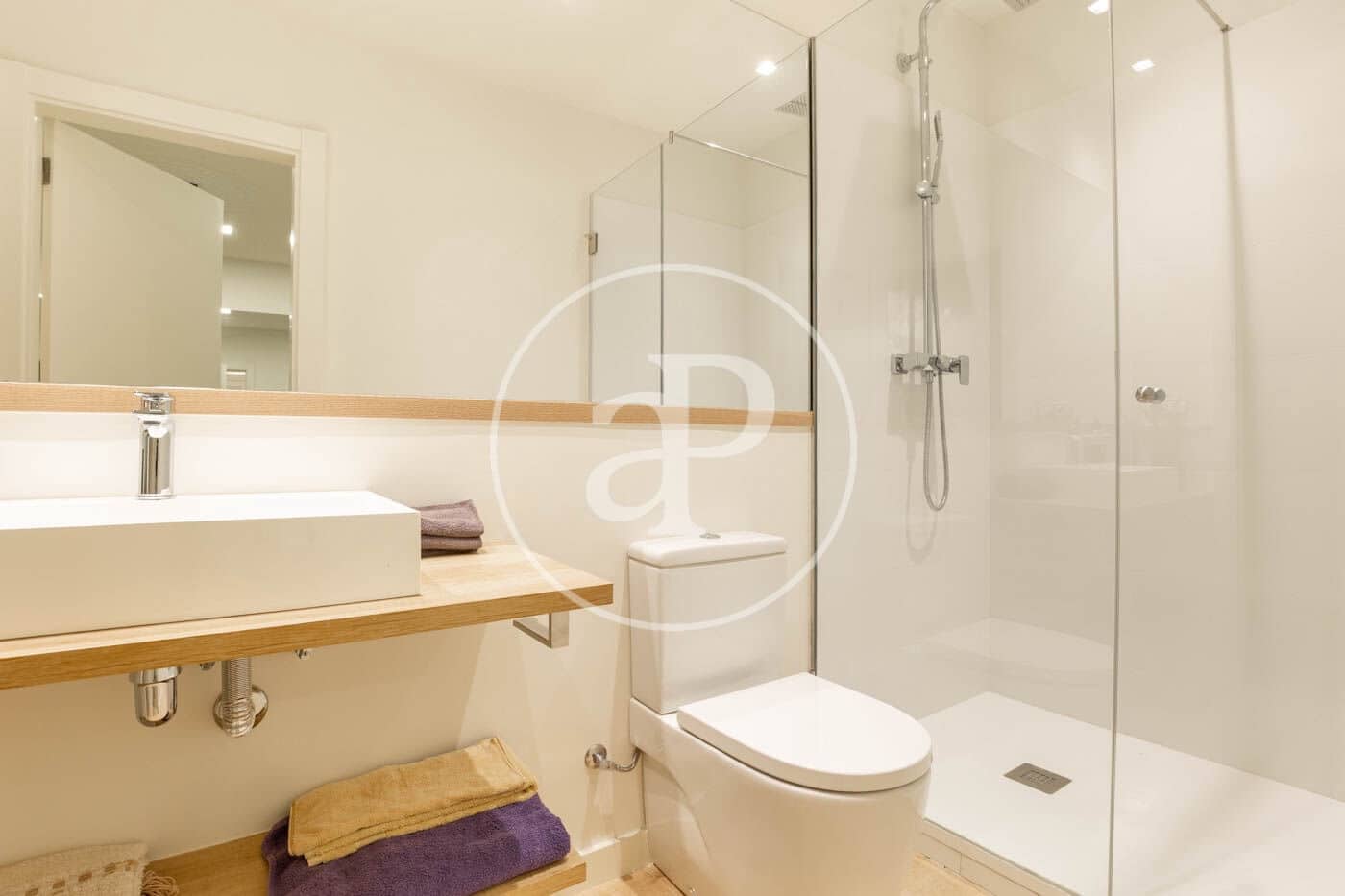 5 soveværelse Villa til leje i Cerdanyola del Valles med swimmingpool - € 9.350 (Ref: 9502347)