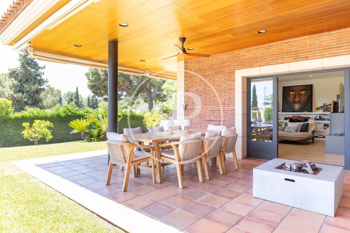 5 soveværelse Villa til leje i Cerdanyola del Valles med swimmingpool - € 9.350 (Ref: 9502347)