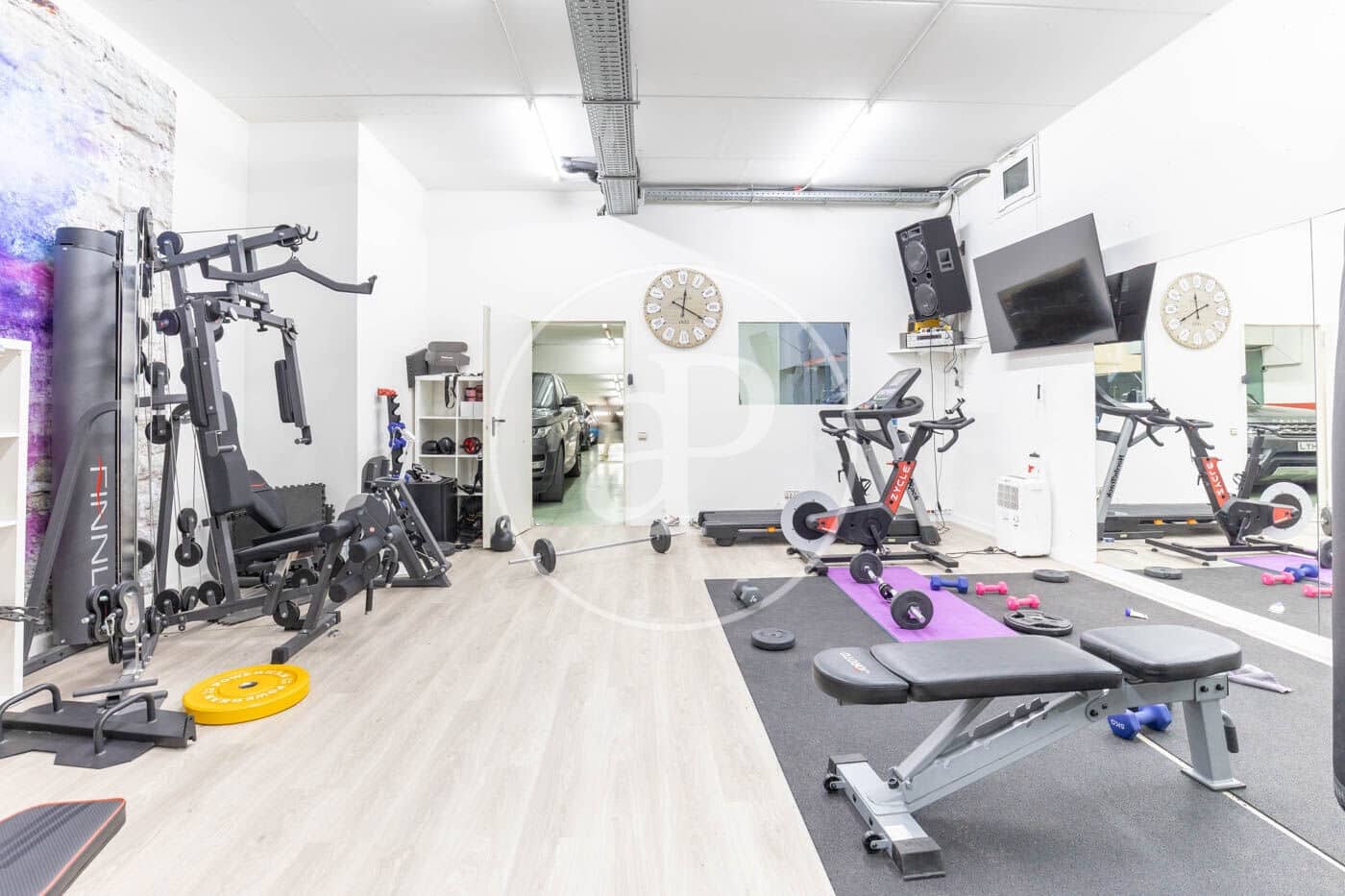 5 soveværelse Villa til leje i Cerdanyola del Valles med swimmingpool - € 9.350 (Ref: 9502347)