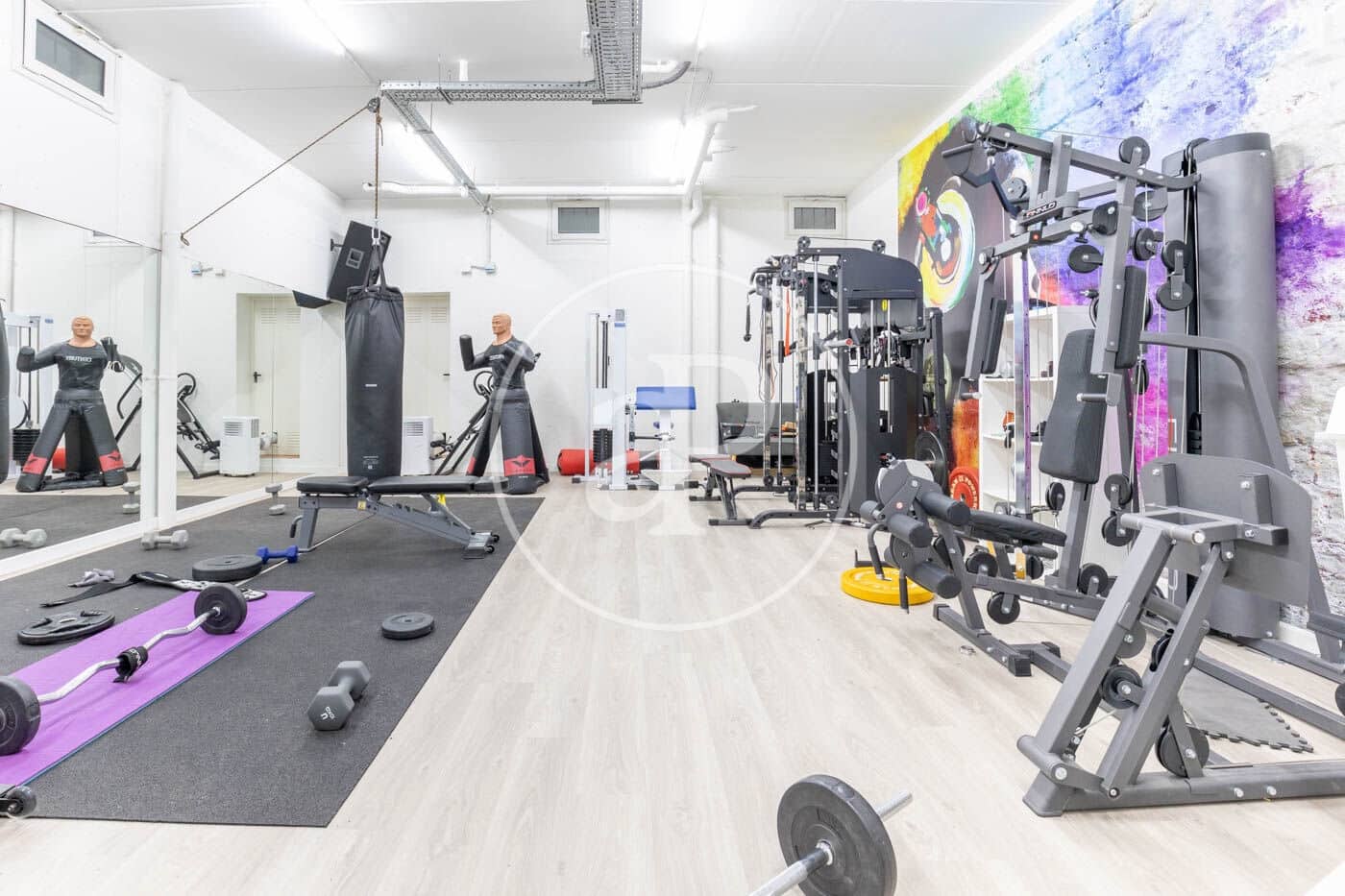 5 soveværelse Villa til leje i Cerdanyola del Valles med swimmingpool - € 9.350 (Ref: 9502347)