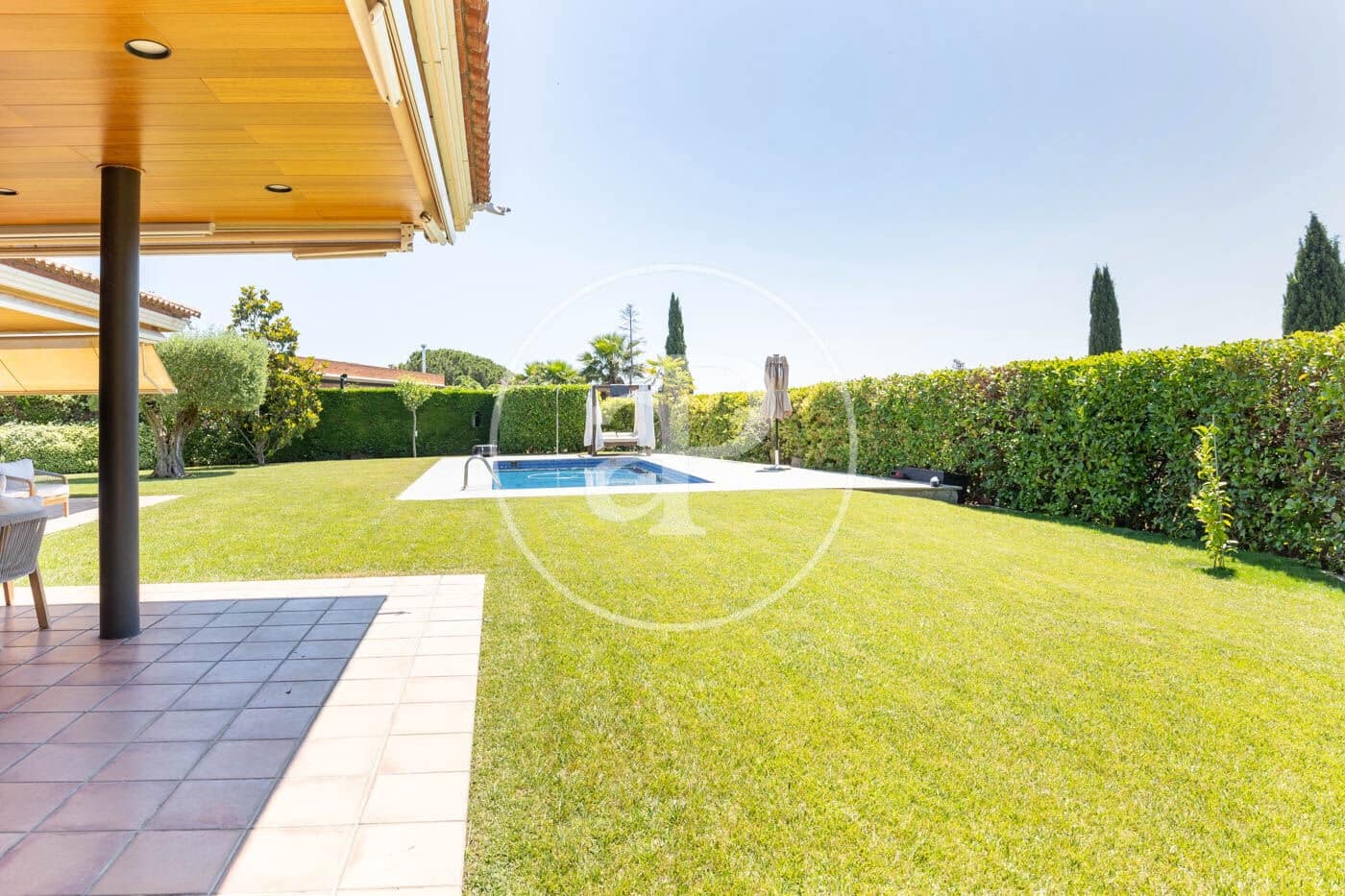 5 soveværelse Villa til leje i Cerdanyola del Valles med swimmingpool - € 9.350 (Ref: 9502347)