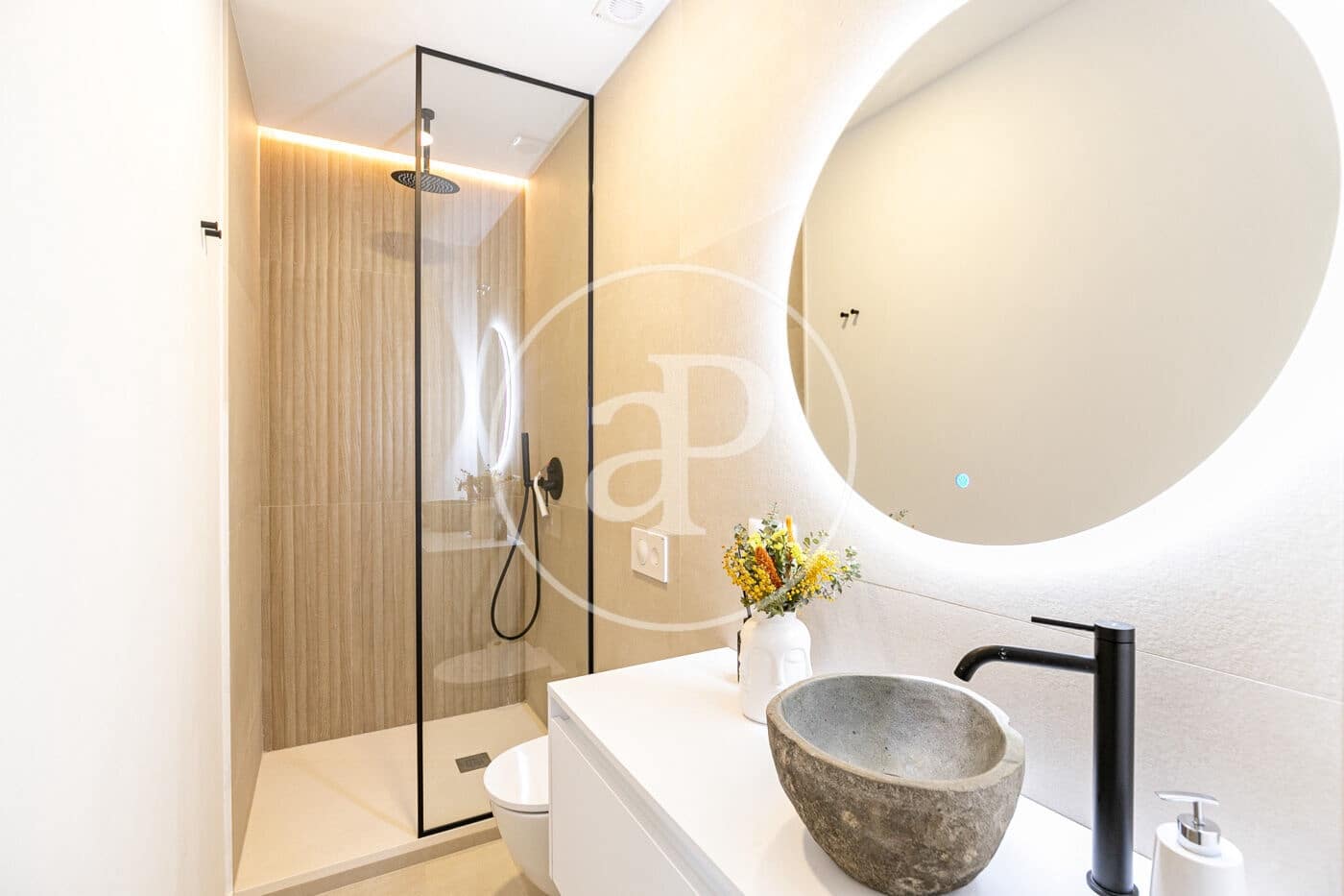 Apartamento de 2 habitaciones en Barcelona ciudad en alquiler - 2.550 € (Ref: 9504271)