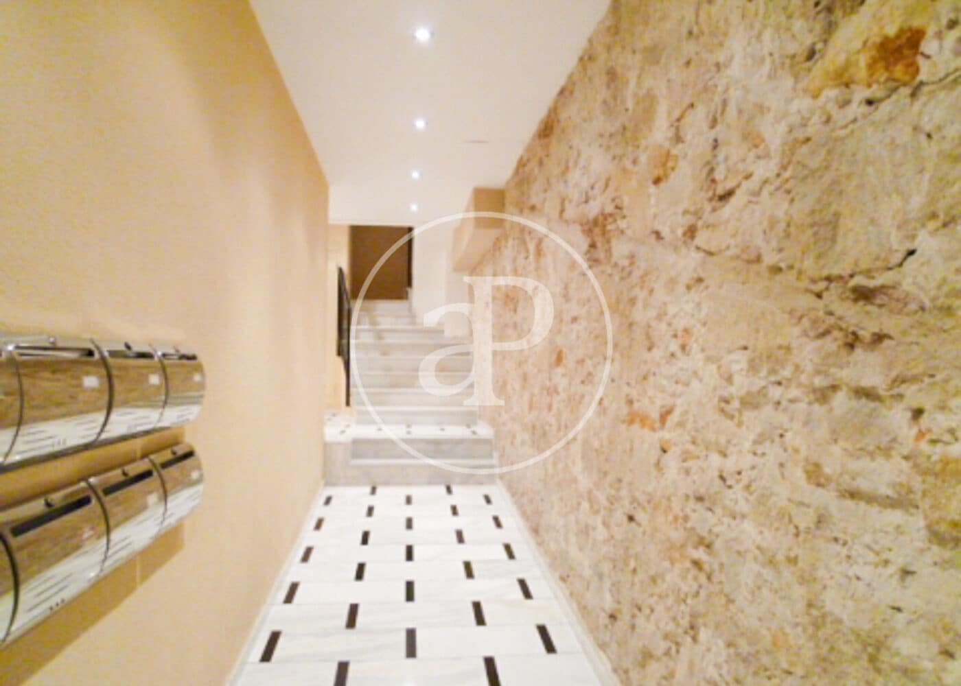 2 bedroom Apartment for rent in Barcelona city - € 1,448 (Ref: 9504272)