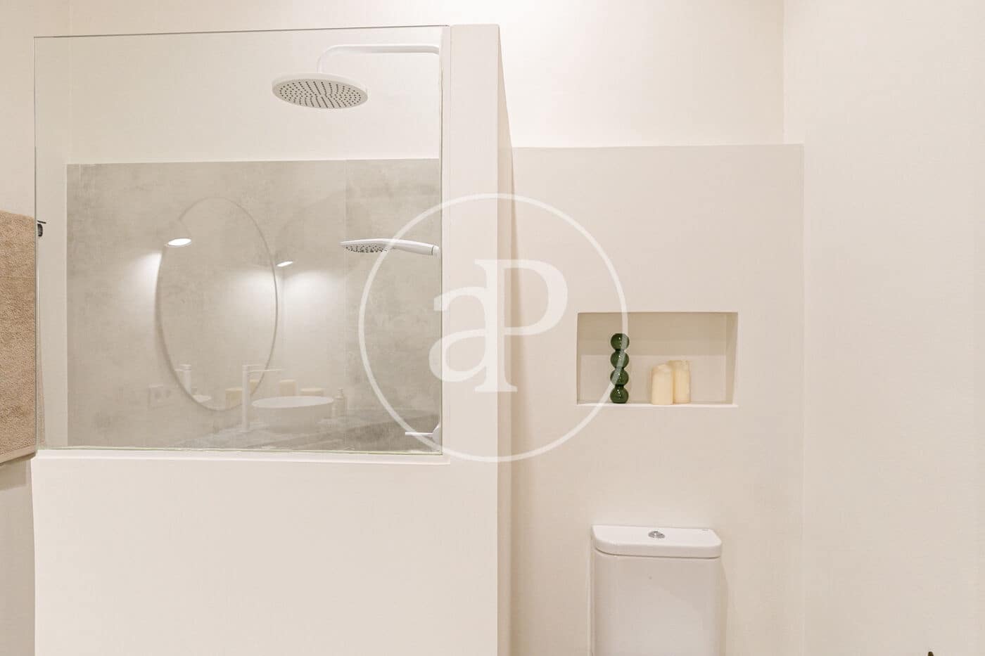 2 bedroom Apartment for rent in Barcelona city - € 2,904 (Ref: 9504273)