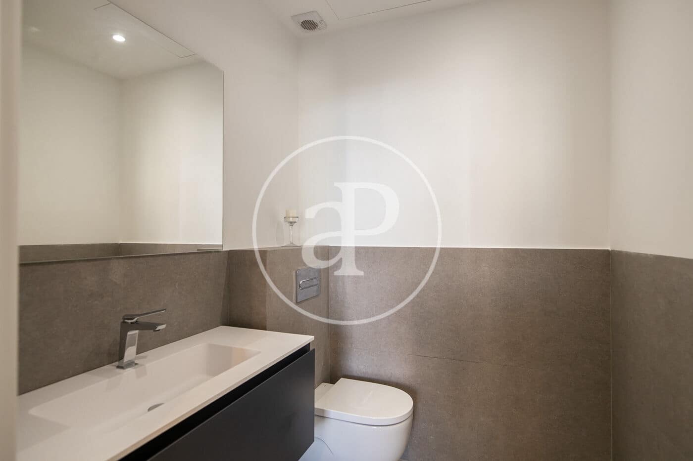 2 quarto Apartamento para venda em Barcelona cidade - 670 000 € (Ref: 9508859)