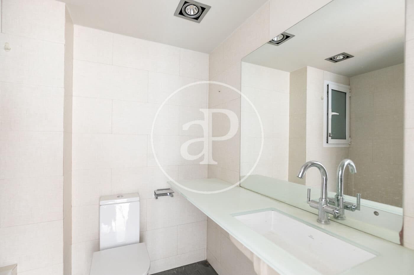 4 bedroom Apartment for rent in Barcelona city - € 3,260 (Ref: 9508862)