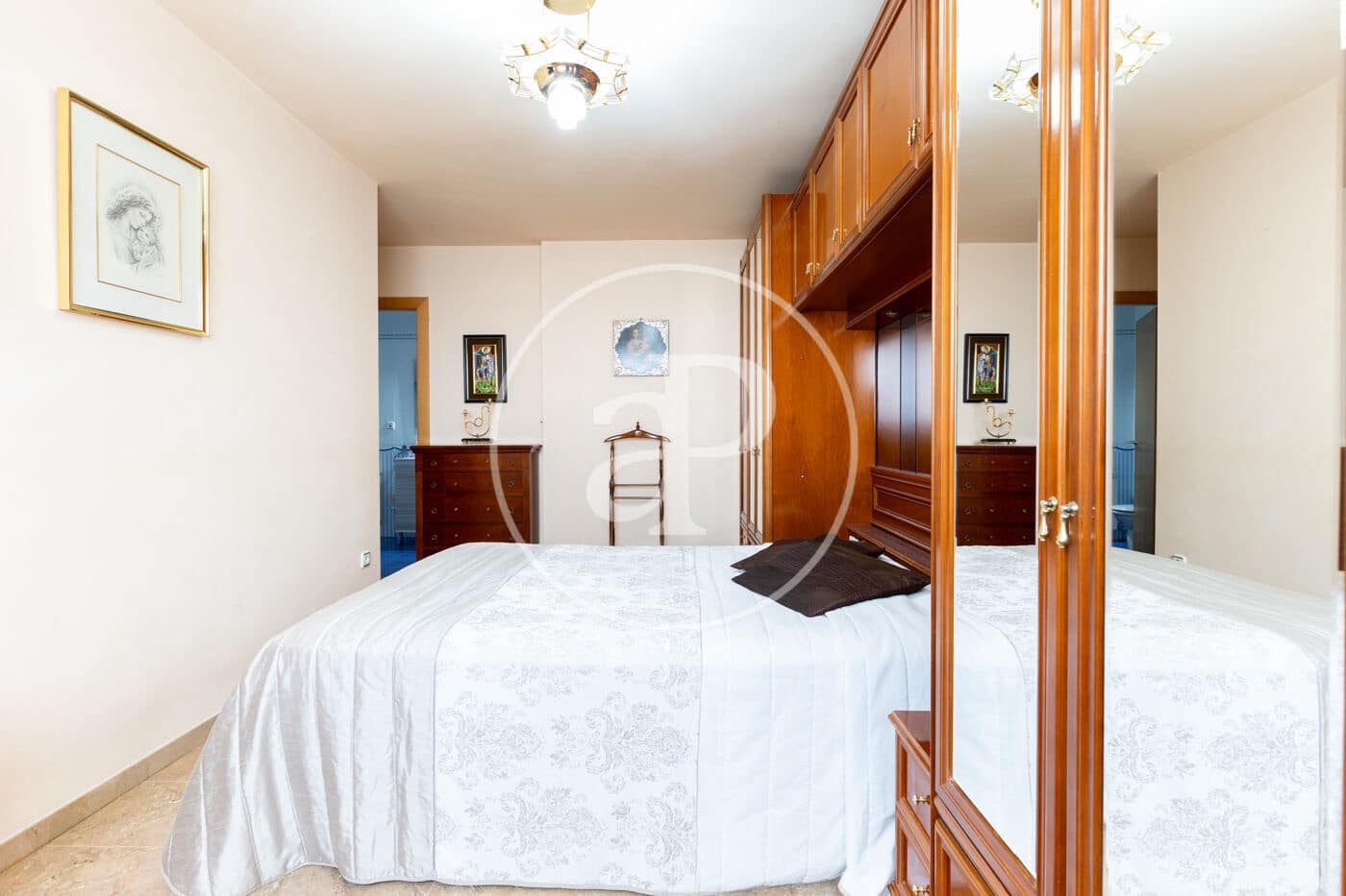 4 bedroom Apartment for sale in Terrassa - € 580,000 (Ref: 9508863)