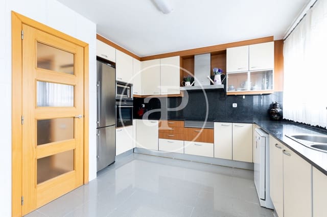 4 quarto Apartamento para venda em Terrassa - 580 000 € (Ref: 9508863)