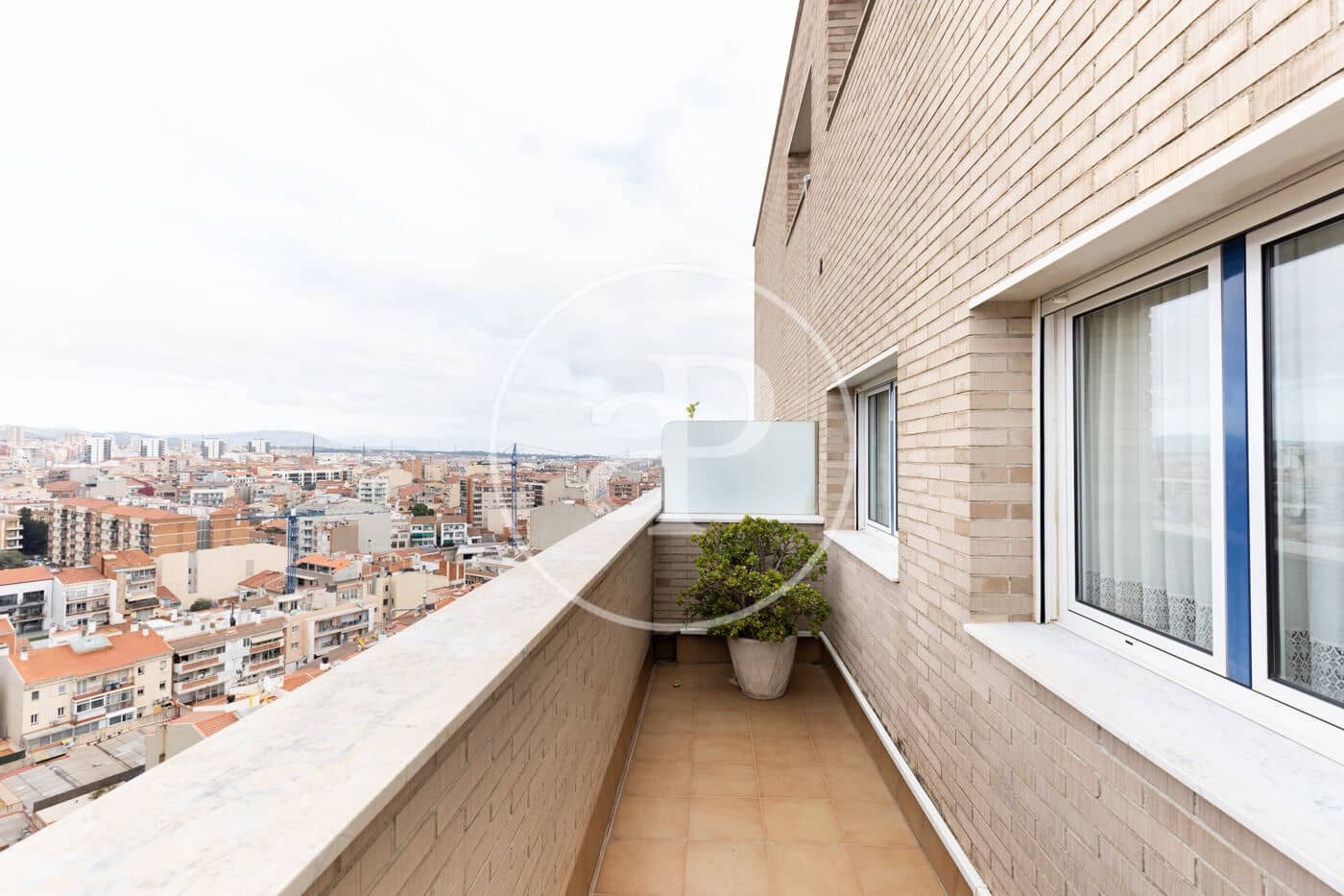 4 bedroom Apartment for sale in Terrassa - € 580,000 (Ref: 9508863)