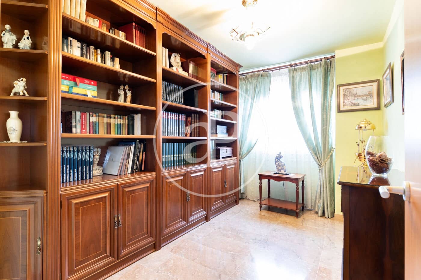 4 bedroom Apartment for sale in Terrassa - € 580,000 (Ref: 9508863)