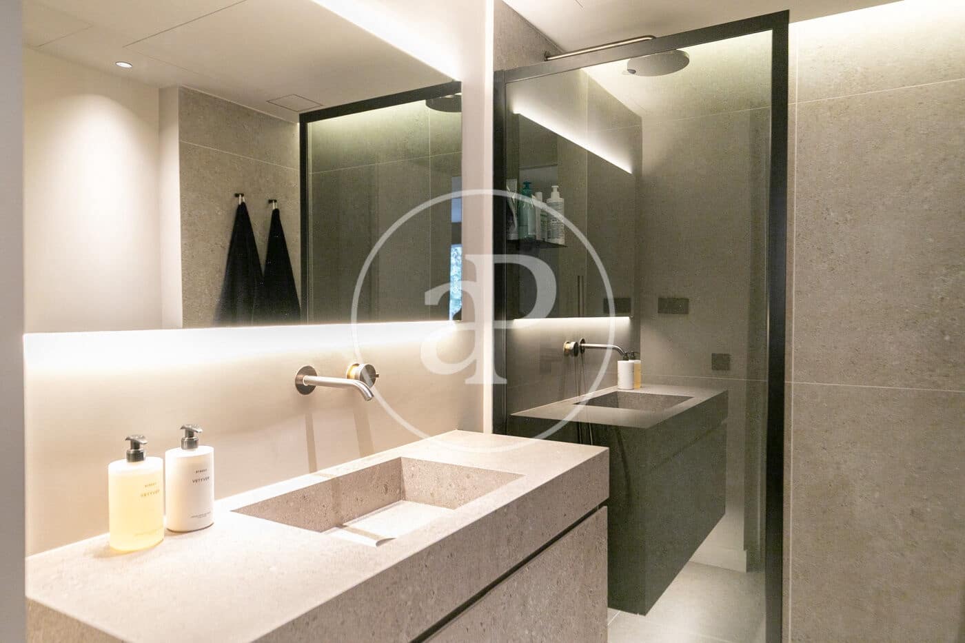 Apartamento de 4 habitaciones en Barcelona ciudad en venta - 1.600.000 € (Ref: 9525600)