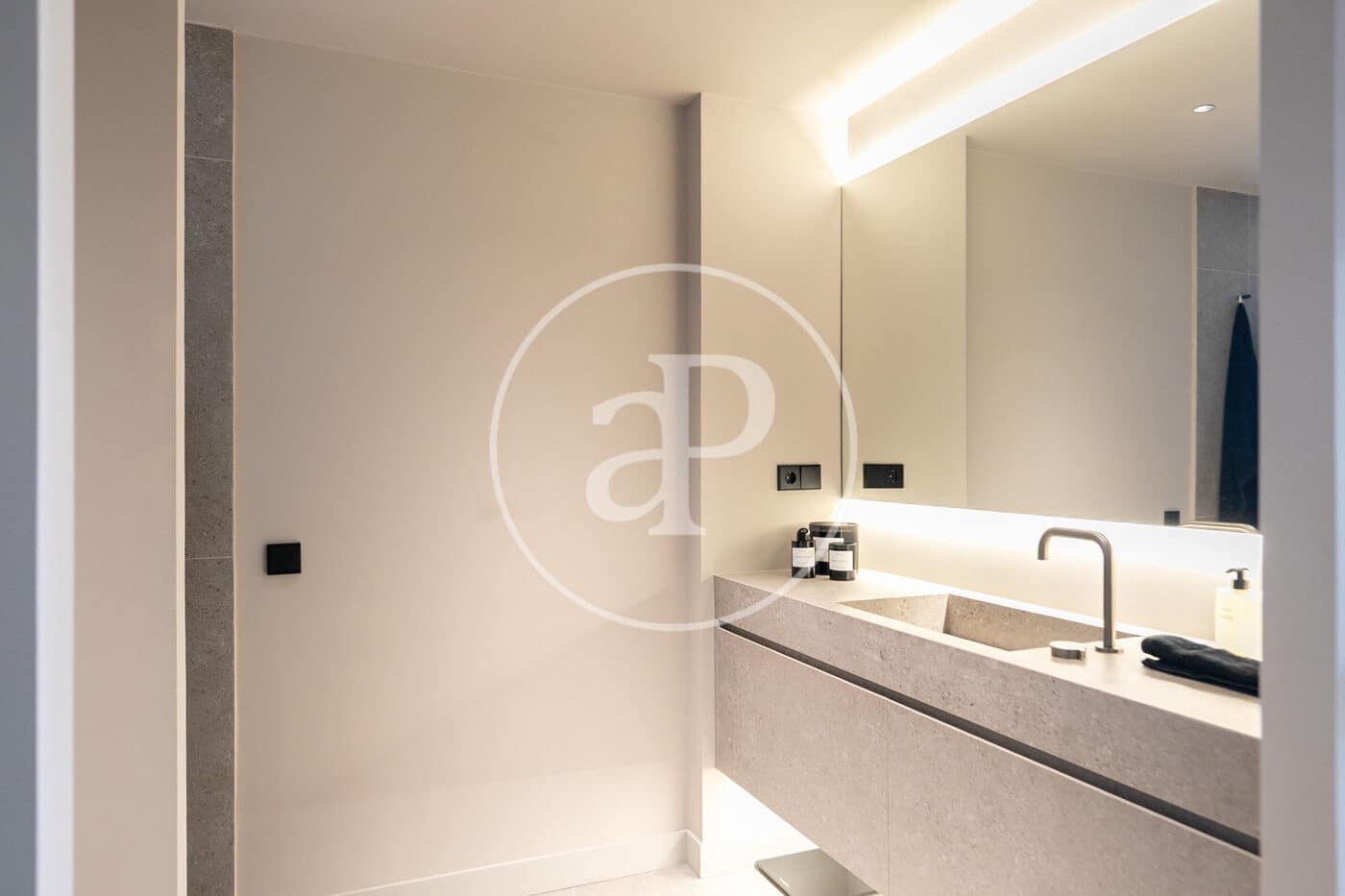Apartamento de 4 habitaciones en Barcelona ciudad en venta - 1.600.000 € (Ref: 9525600)