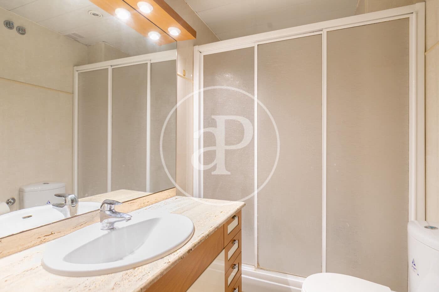 4 bedroom Apartment for sale in Barcelona city - € 515,000 (Ref: 9525602)