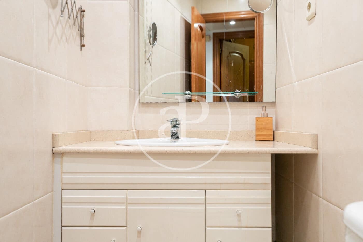 4 bedroom Apartment for sale in Barcelona city - € 515,000 (Ref: 9525602)