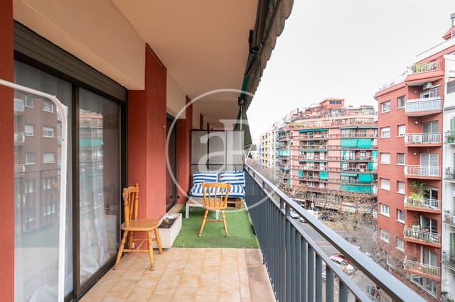 4 bedroom Apartment for sale in La Sagrada Família, Barcelona city - € 515,000 (Ref: 9525602)