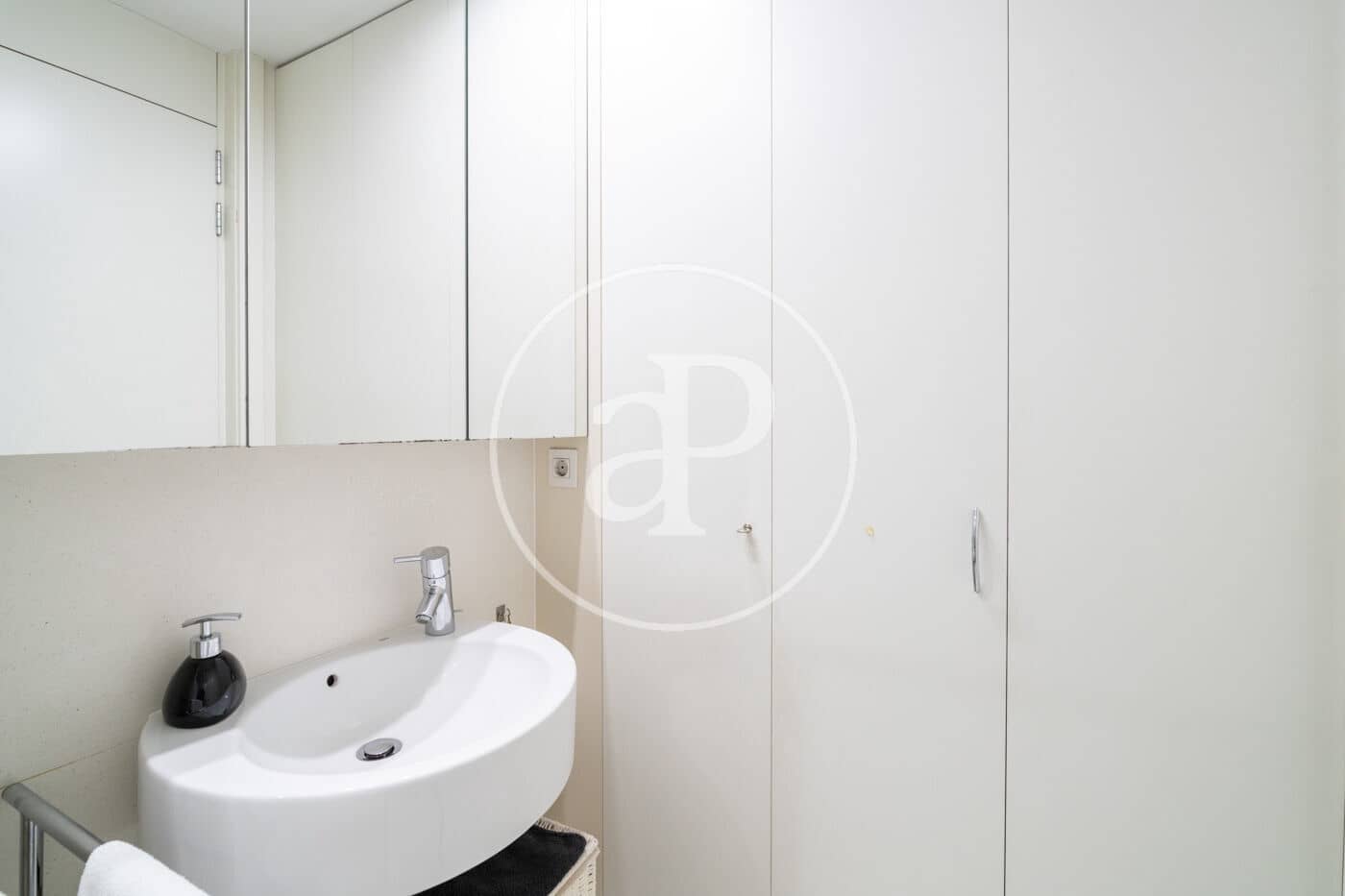 1 sypialnia Apartament na sprzedaż w Miasto Barcelona - 395 000 € (Ref: 9525603)