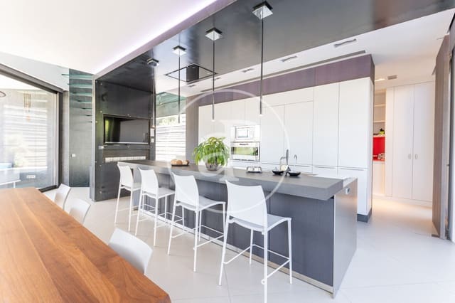 4 bedroom Villa for rent in Valldoreix, Sant Cugat del Vallès with pool - € 8,900 (Ref: 9525604)