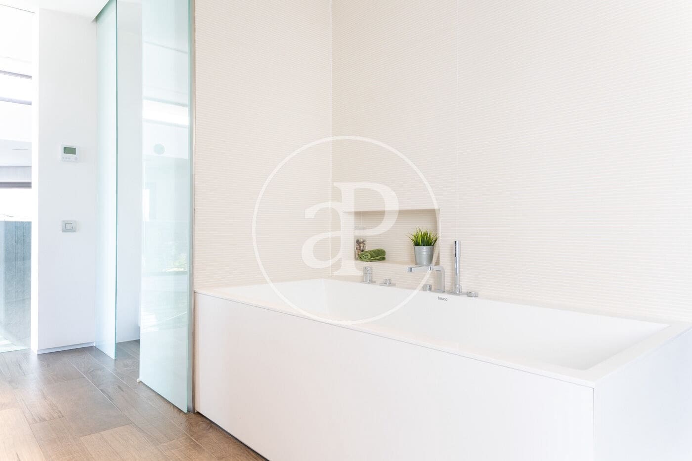 4 bedroom Villa for rent in Valldoreix with pool - € 8,900 (Ref: 9525604)