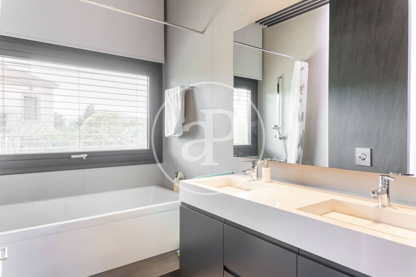 4 bedroom Villa for rent in Valldoreix with pool - € 8,900 (Ref: 9525604)