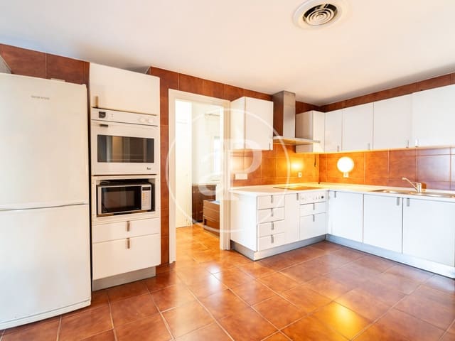 5 bedroom Penthouse for rent in El Putxet i El Farró, Barcelona city with pool - € 4,300 (Ref: 9525605)