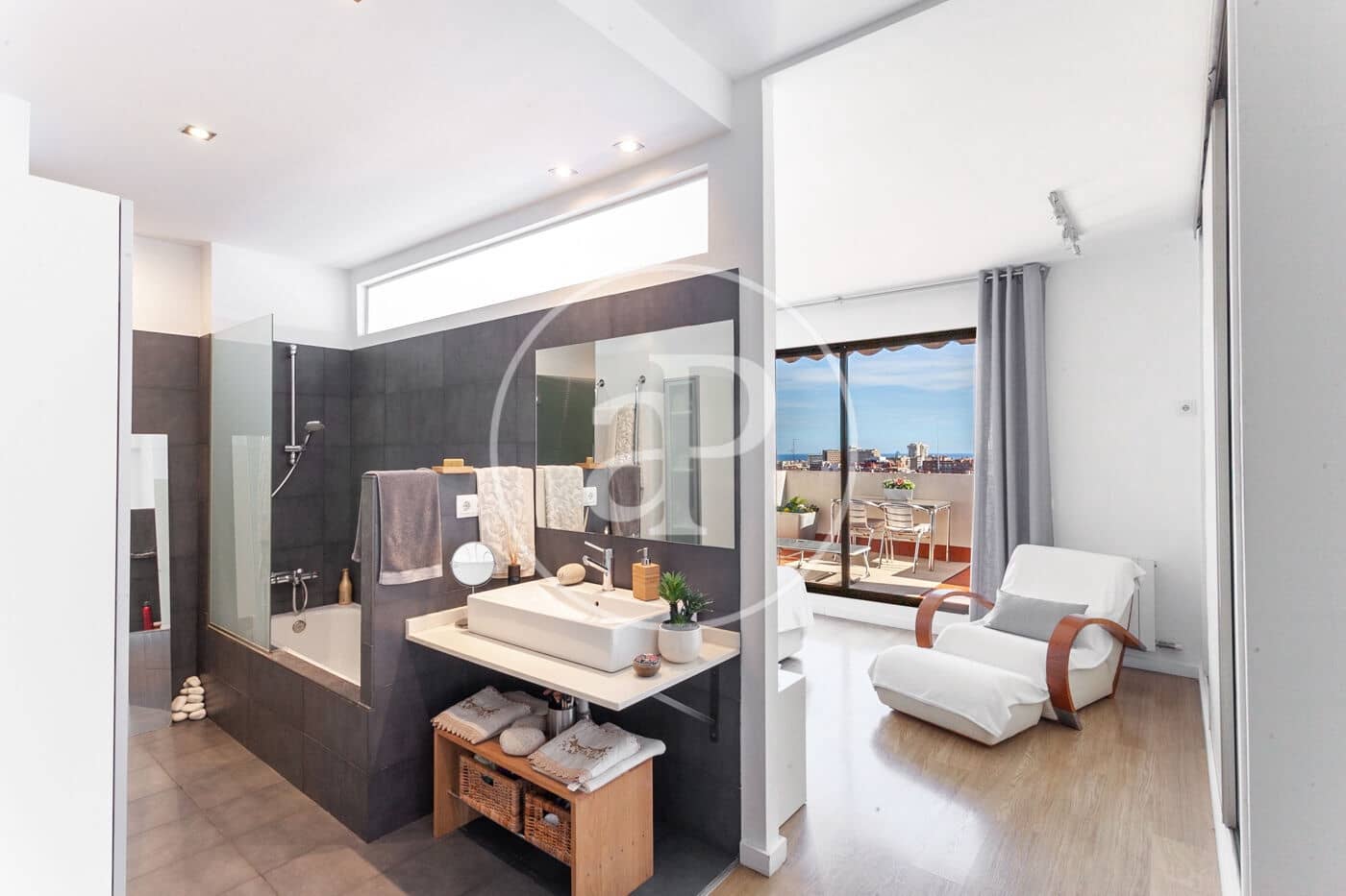 4 makuuhuone Kattohuoneisto myytävänä paikassa Barcelona kaupunki - 1 380 000 € (Ref: 9525607)