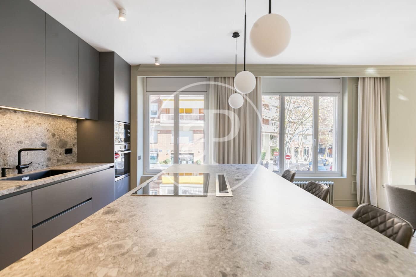 4 bedroom Apartment for rent in Barcelona city - € 6,500 (Ref: 9525609)