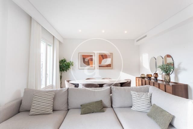 3 slaapkamer Appartement te huur in La Sagrada Família, Barcelona stad - € 3.200 (Ref: 9525610)