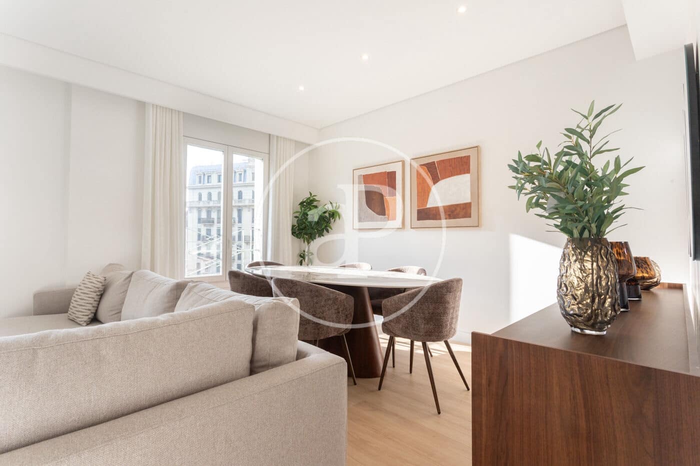 3 slaapkamer Appartement te huur in Barcelona stad - € 3.200 (Ref: 9525610)