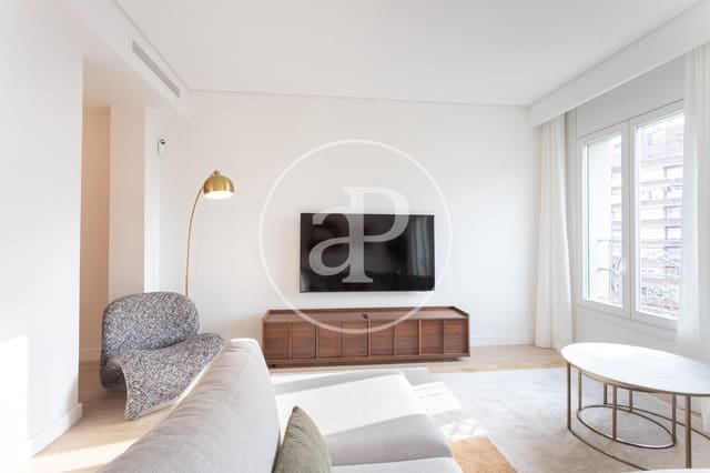 3 slaapkamer Appartement te huur in La Sagrada Família, Barcelona stad - € 3.200 (Ref: 9525610)