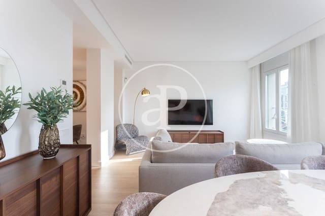 3 slaapkamer Appartement te huur in La Sagrada Família, Barcelona stad - € 3.200 (Ref: 9525610)