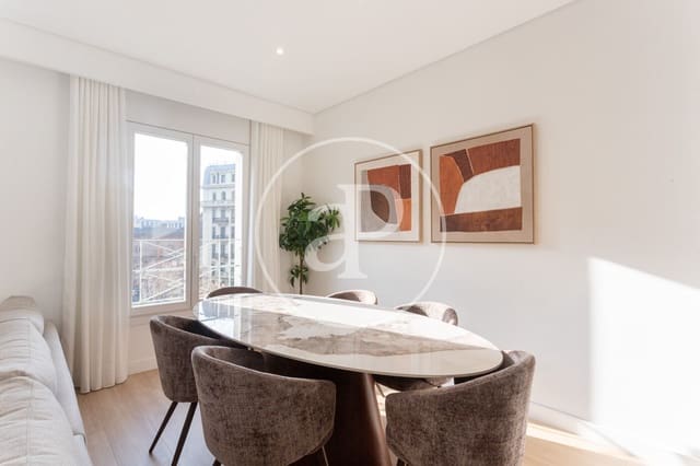 3 slaapkamer Appartement te huur in La Sagrada Família, Barcelona stad - € 3.200 (Ref: 9525610)