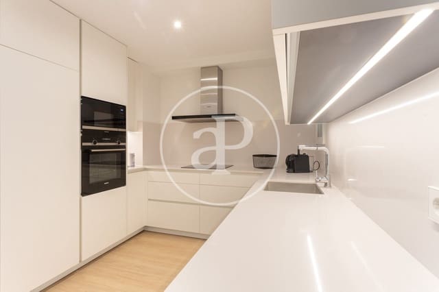 3 slaapkamer Appartement te huur in La Sagrada Família, Barcelona stad - € 3.200 (Ref: 9525610)