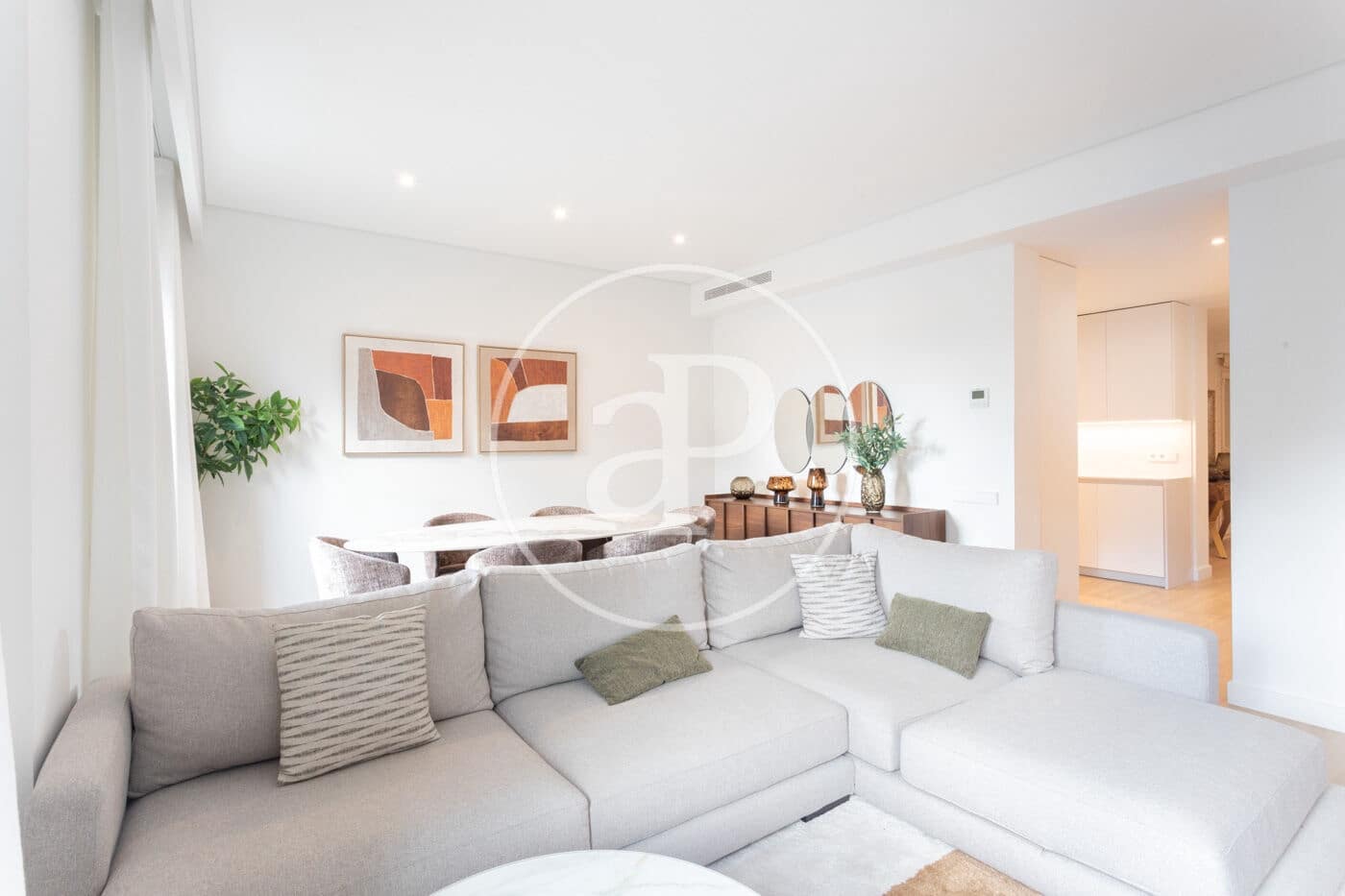 3 slaapkamer Appartement te huur in Barcelona stad - € 3.200 (Ref: 9525610)