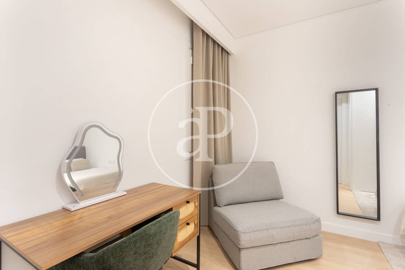 3 slaapkamer Appartement te huur in Barcelona stad - € 3.200 (Ref: 9525610)