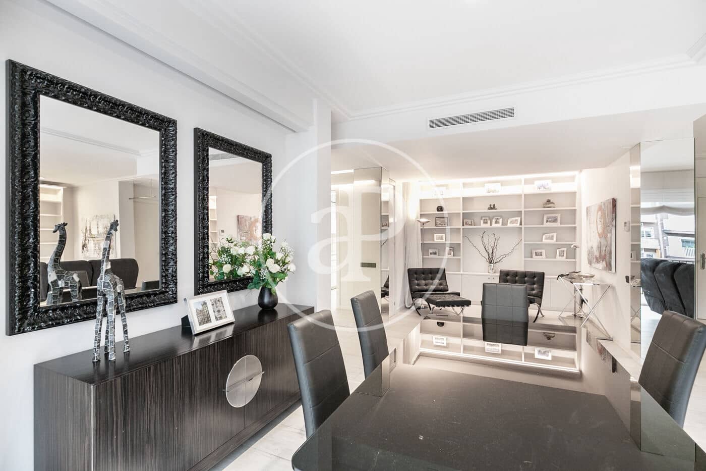 4 quarto Apartamento para arrendar em Barcelona cidade - 3 600 € (Ref: 9525611)