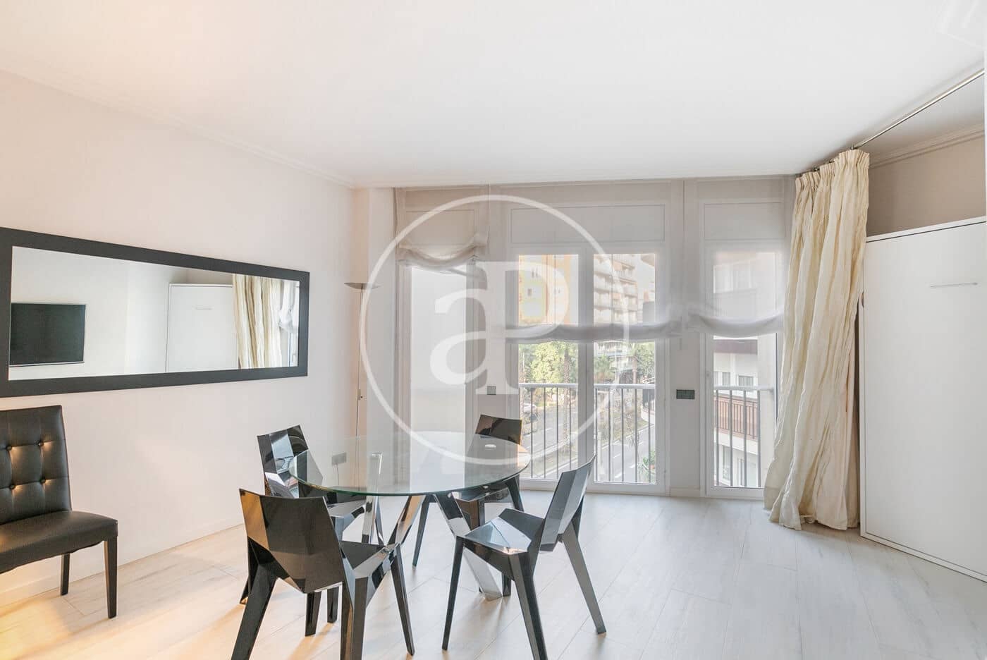 4 quarto Apartamento para arrendar em Barcelona cidade - 3 600 € (Ref: 9525611)