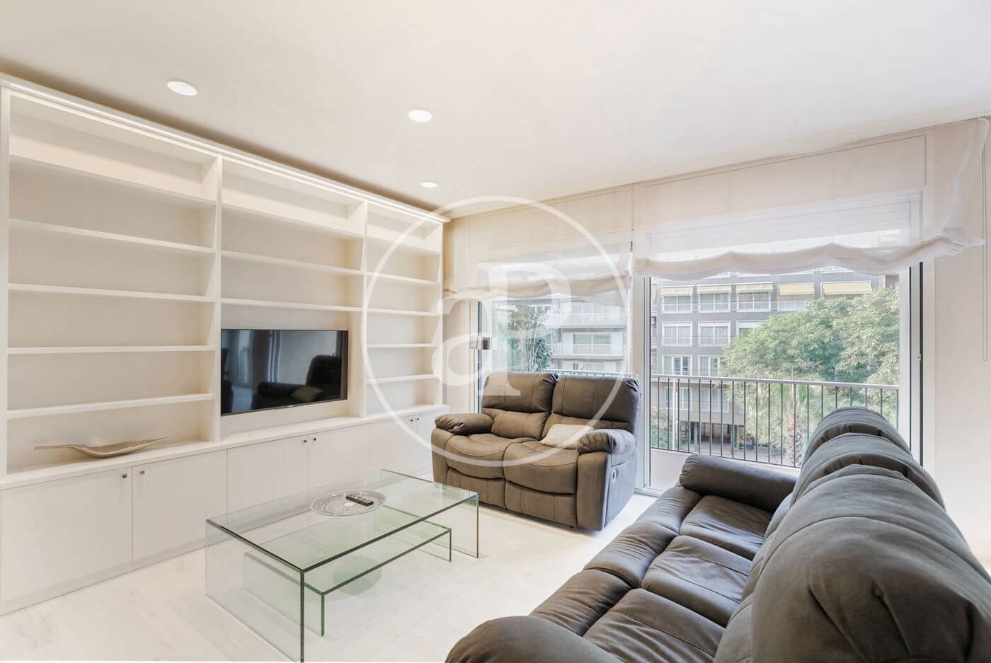 4 quarto Apartamento para arrendar em Barcelona cidade - 3 600 € (Ref: 9525611)